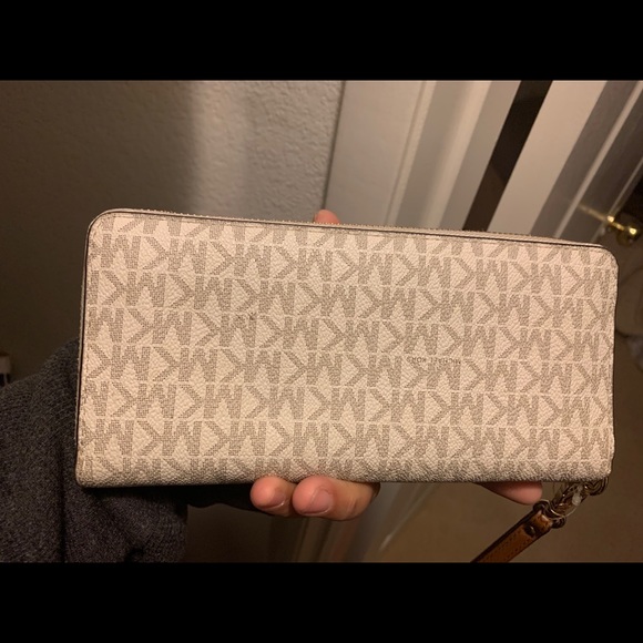 Michael kors wallet - Picture 2 of 6